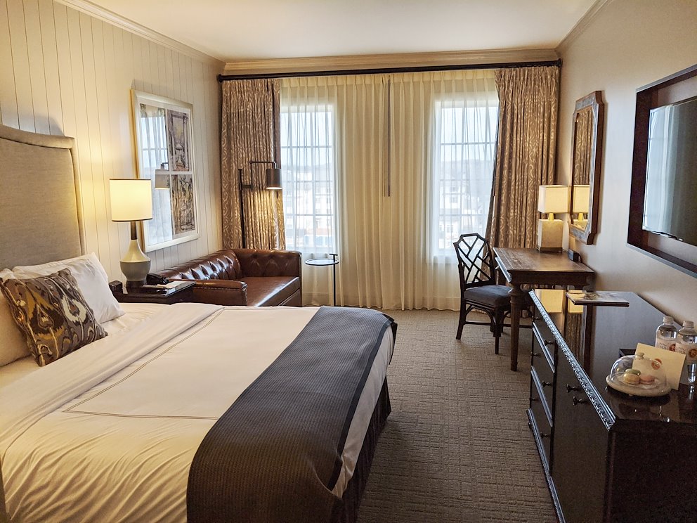 Standard King Hotel Room in Clemson SC